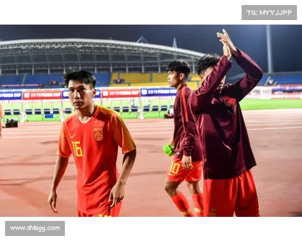 皇萨仁即将迎来全新10号球员 引发球迷热烈期待与关注 皇萨仁即将迎来全新10号球员 引发球迷热烈期待与关注