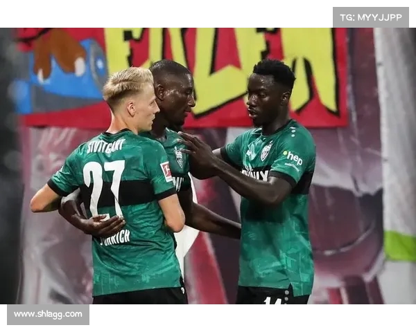 德甲赛季最新动态:拜仁遭遇连败,多特力压莱比锡登顶榜首 德甲赛季最新动态:拜仁遭遇连败,多特力压莱比锡登顶榜首